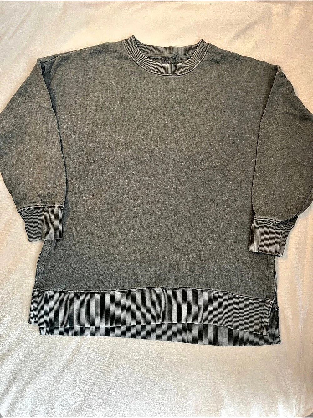 Aerie Crewneck Sweatshirt in Sage green Size Medium